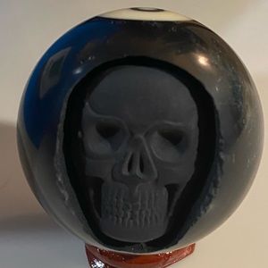 Sugar skull 8 ball